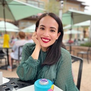 Meet your Posher, Ana